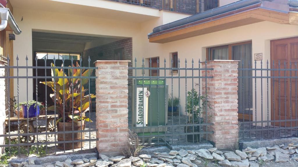 U Anny Smejdirky Apartment Нимбурк Екстериор снимка